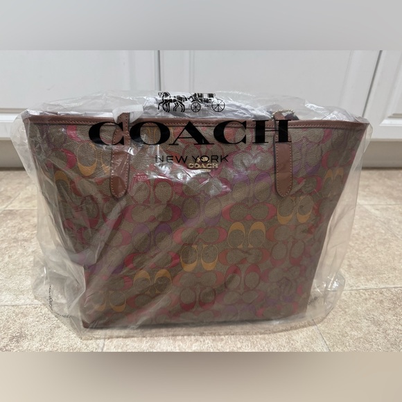 Coach CITY TOTE IN RAINBOW SIGNATURE c1316 - Picture 4 of 6